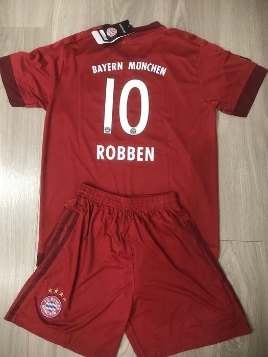 Розпродаж футбольних форм для дітей