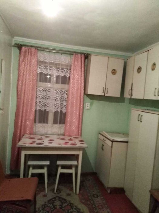 Будинок з землею