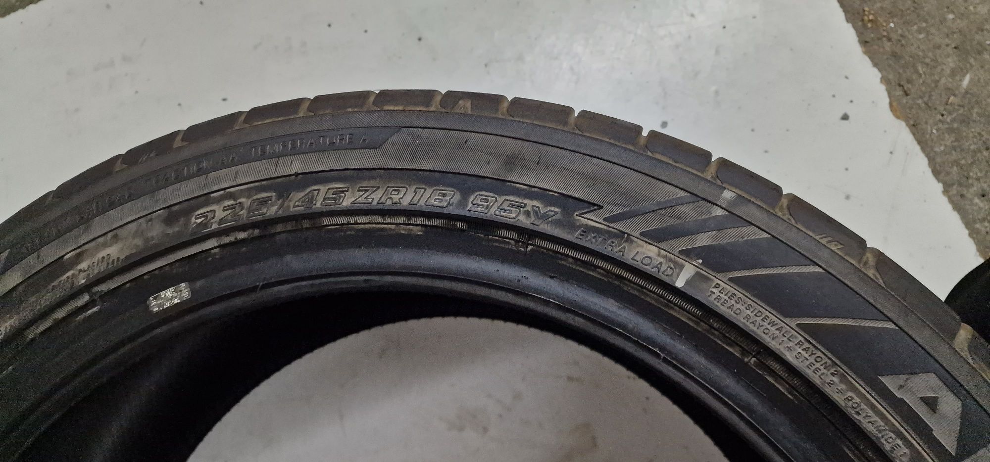 P22 1 x 225/45R18 Yokohama Advan Sport v107 95Y XL Używana Opona letni
