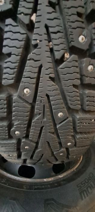 Продам зимнюю резину R15 195/65  комплект