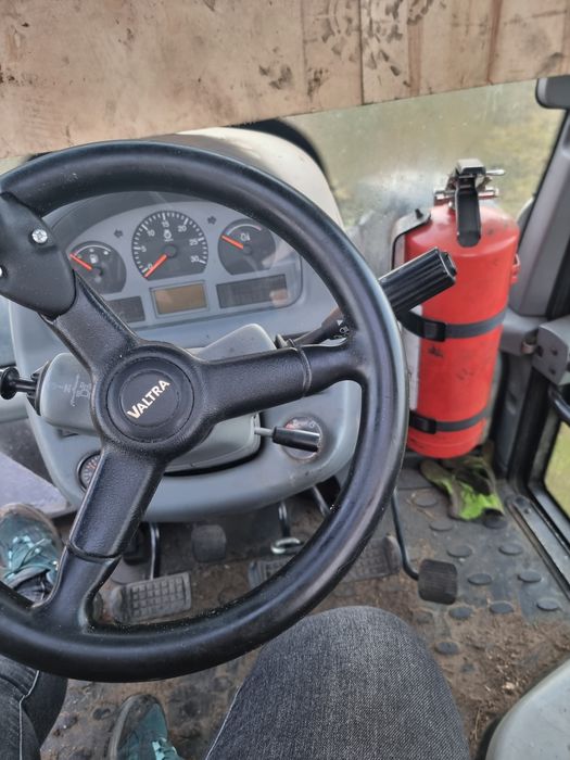Ciągnik rolniczy Valtra N92F 2010 posiadam też mniejszy Vatra A83 2012