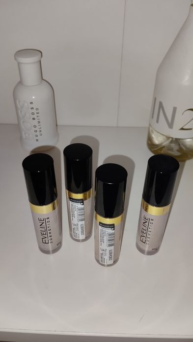 Nowy korektor Eveline 2+2 gratis  Porcelain