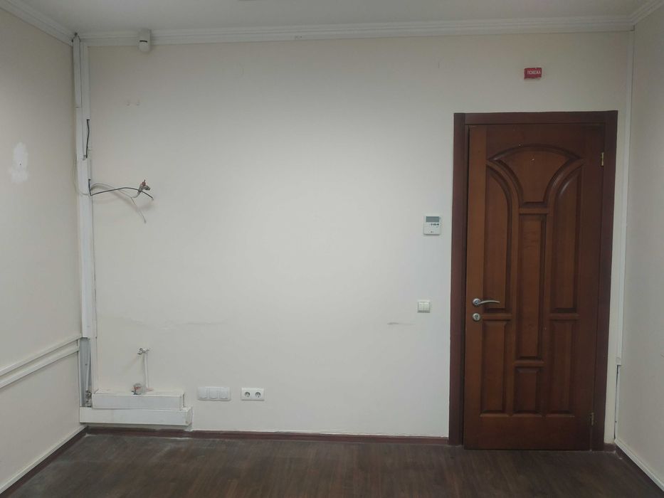 18 м2 окремий вхід кабінет з водою Метро Мінська Тимошенка Лук'яненка