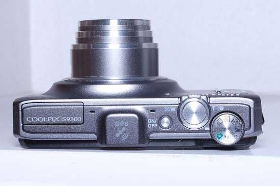 Nikon S9300, lente Nikkor, GPS; 16Mpix; 18x zoom ótico; CMOS