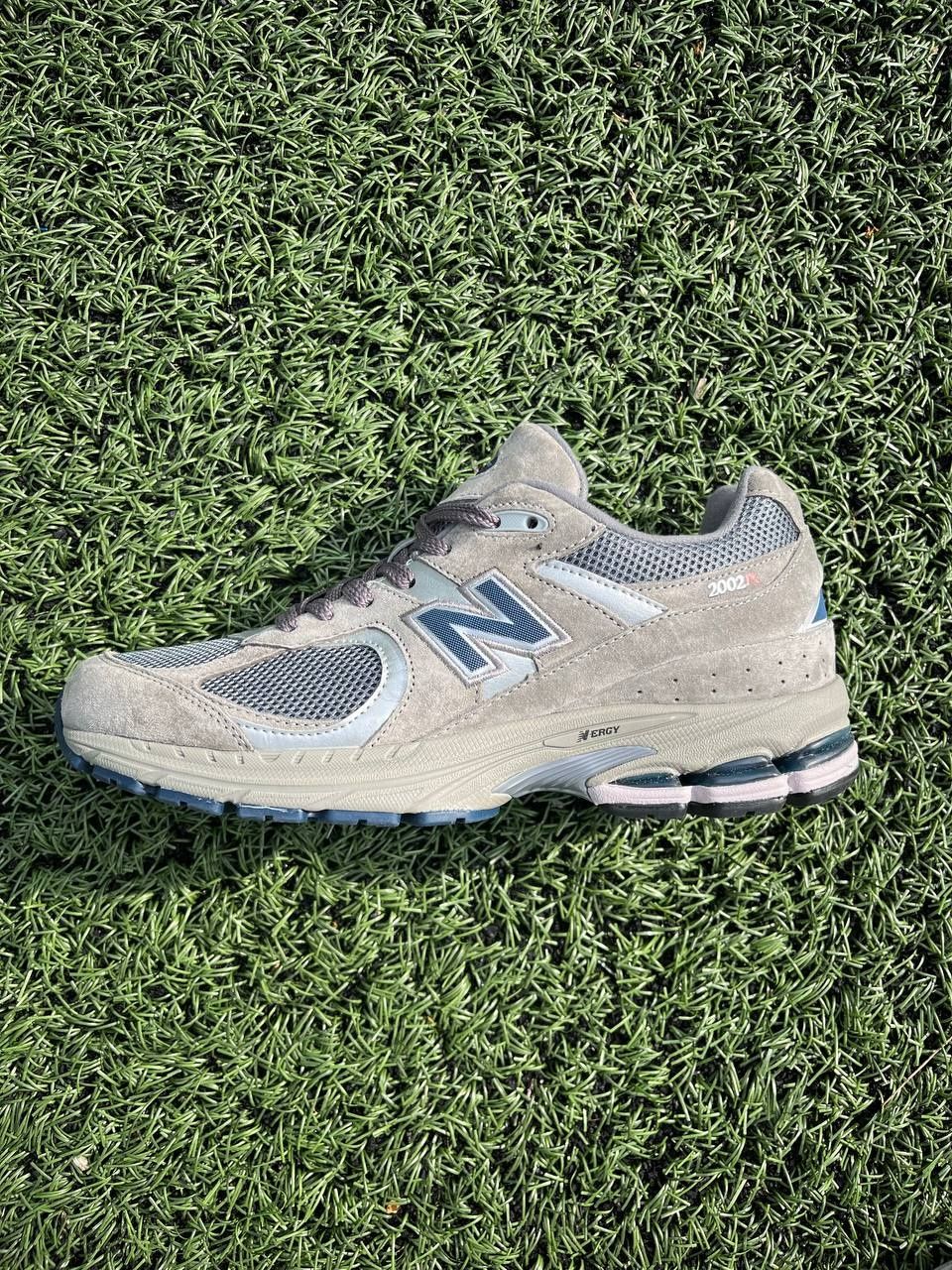 Кросівки New Balance 2002r