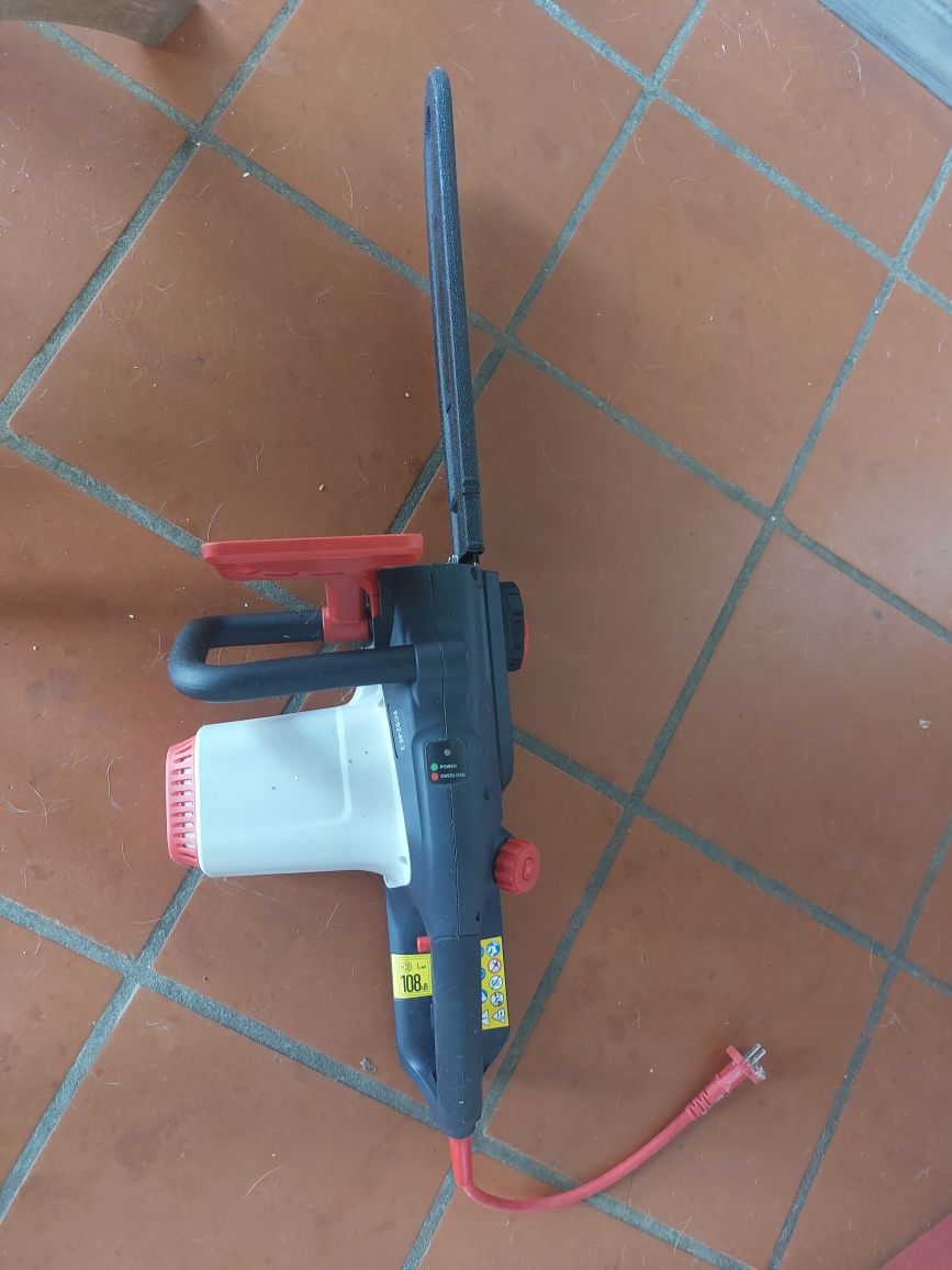 Moto serra elétrica
