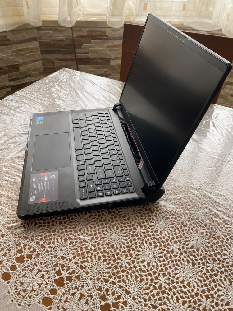 Portatil Msi raider GE68 HX 14v
