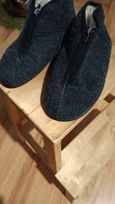 Ciepłe kapcie domowe