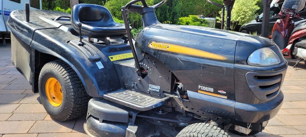 Traktorek koszący Partner p13592rb  2009