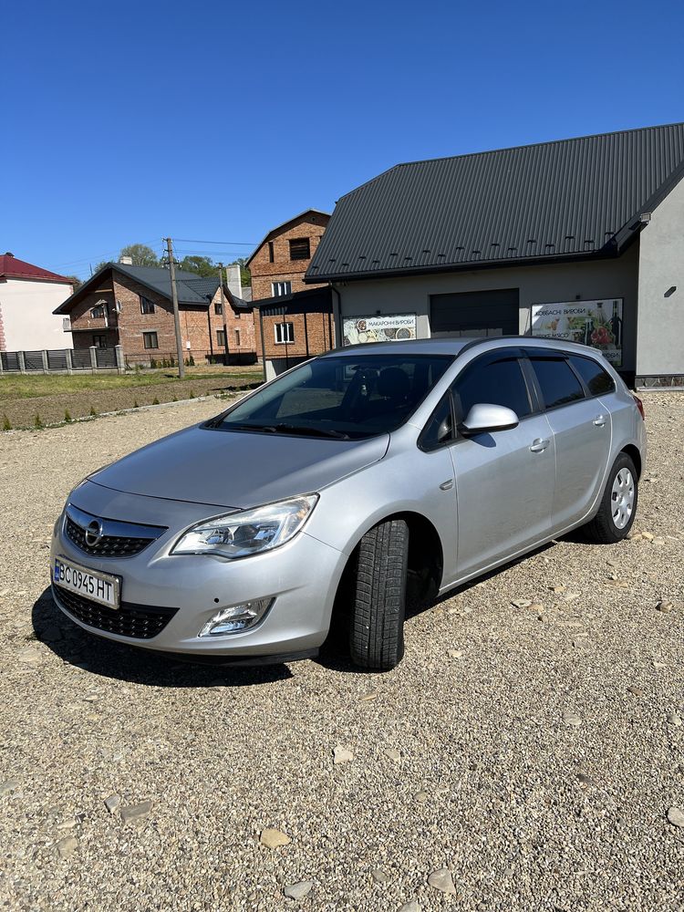 Opel Astra J 2011 1.7 дизель