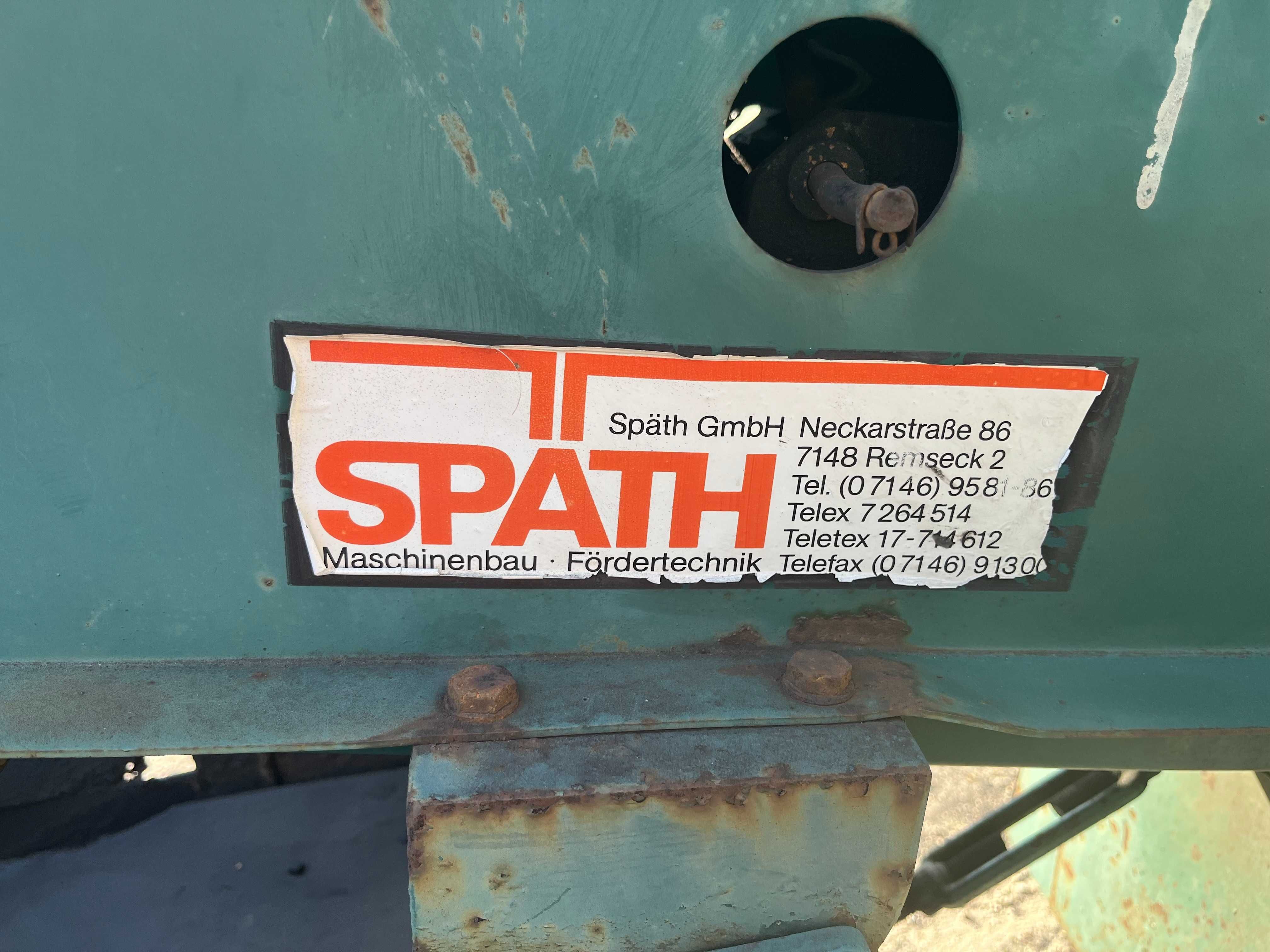 Automatyczny podajnik materiałów sypkich/węgla