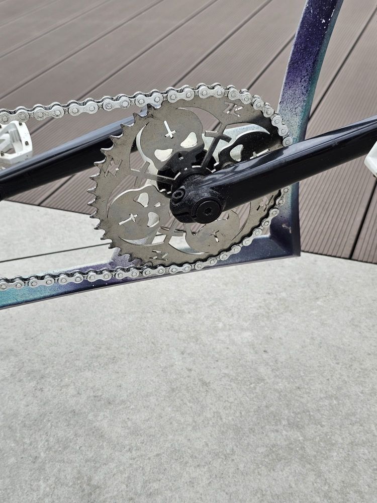 Robiony na zamowienie Kahaki bikes. Dla osoby dorosłej.