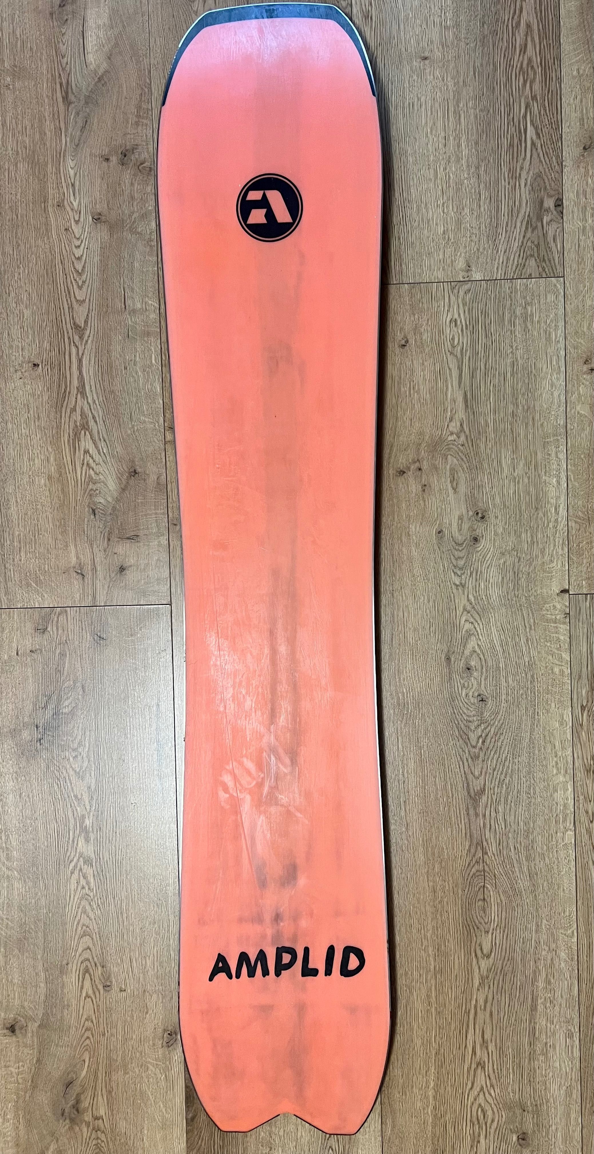 Snowboard wide Amplid KillSwitch 158 cm but do 48 Dancehaul Superpig