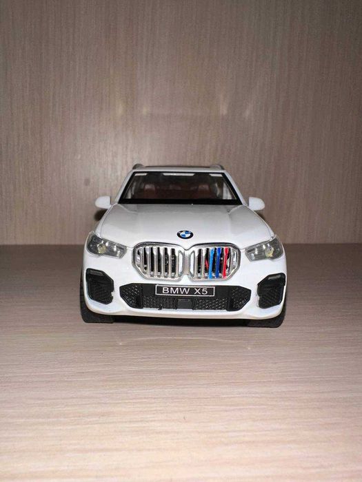 Продам машинки игрушечные БМВ X5 X5M и X7