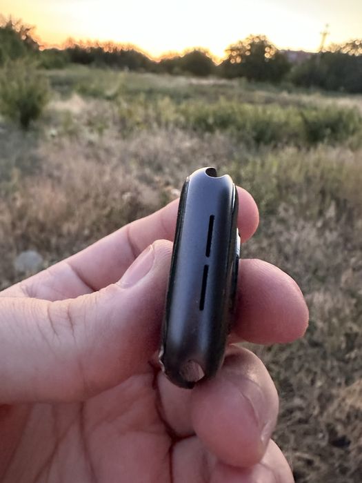 Цифровий годинник епл вотс se