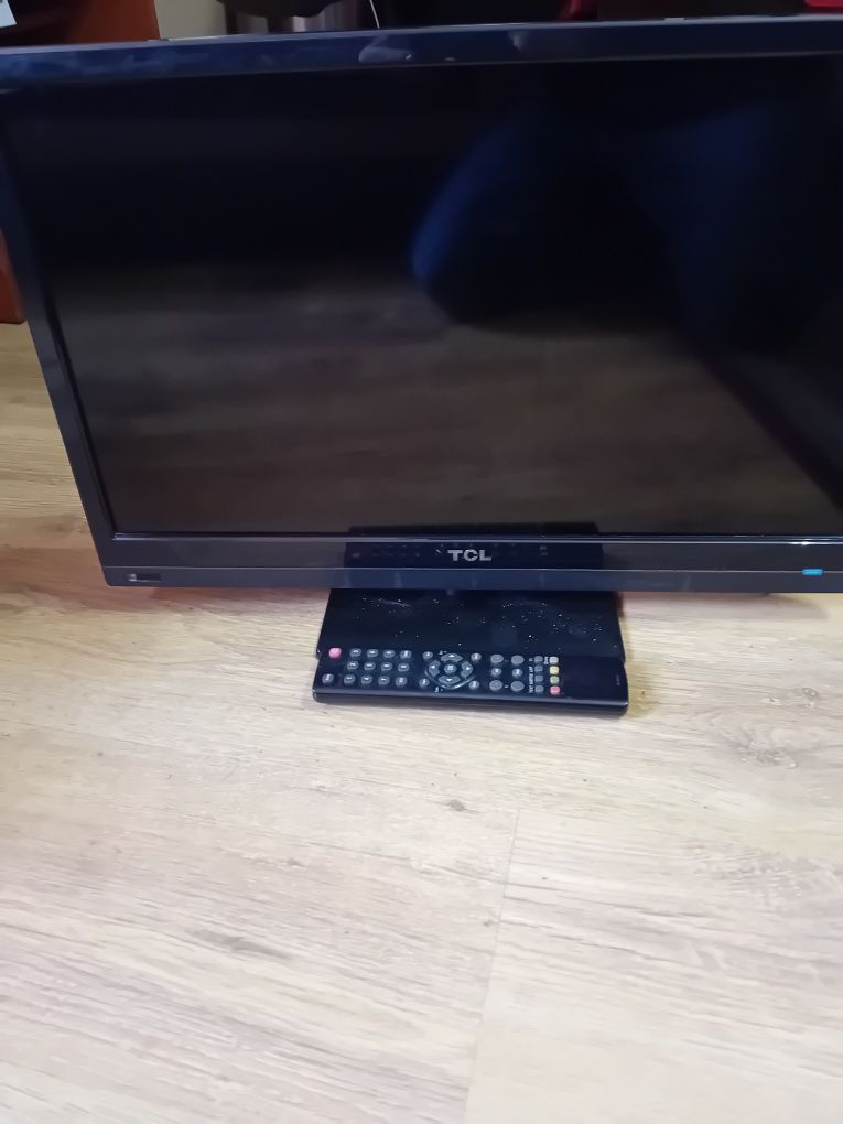 Telewizor TCL23 cale
