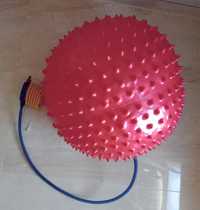 Фитбол. Гимнастический мяч с шипами с насосом.
Диаметр 50 см. В