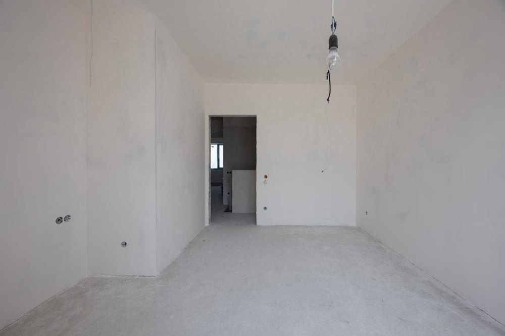 Продаж котеджу з розпочатим ремонтом в Рудне