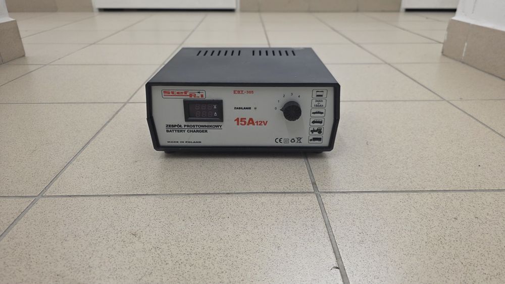Prostownik ładowarka stefpol est-305 15A 12V