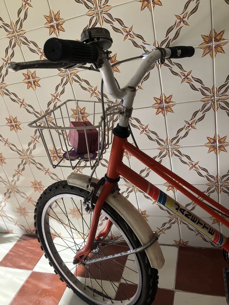 Bicicleta de menina