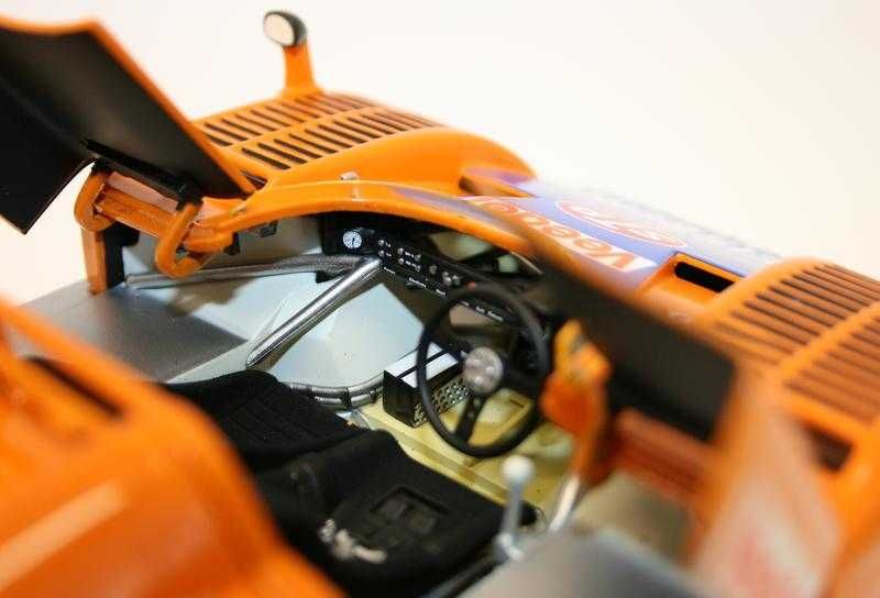 Miniatura Minichamps 1/18 Porsche 917/20 TC #3 Interserie 1973