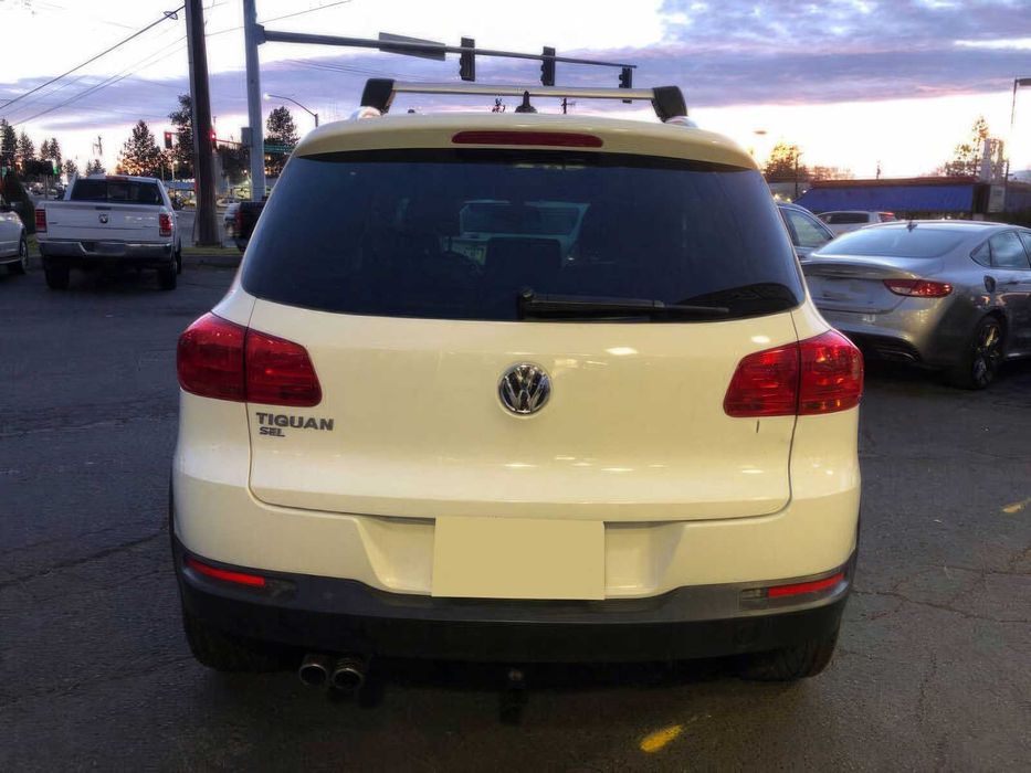 Volkswagen Tiguan      2016