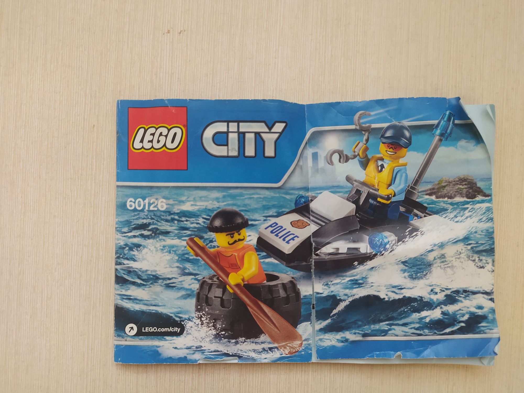 Lego City 60126 Побег на плавучей шине
