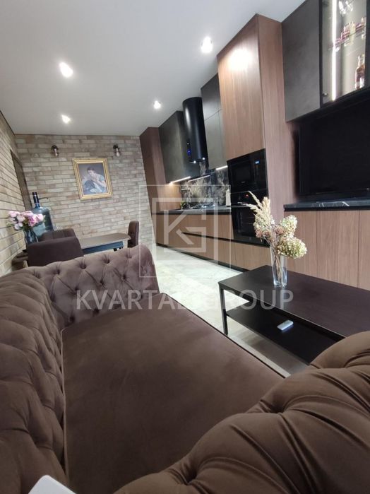 Дизайнерська 1к квартира  біля Центрального парку Ірпеня