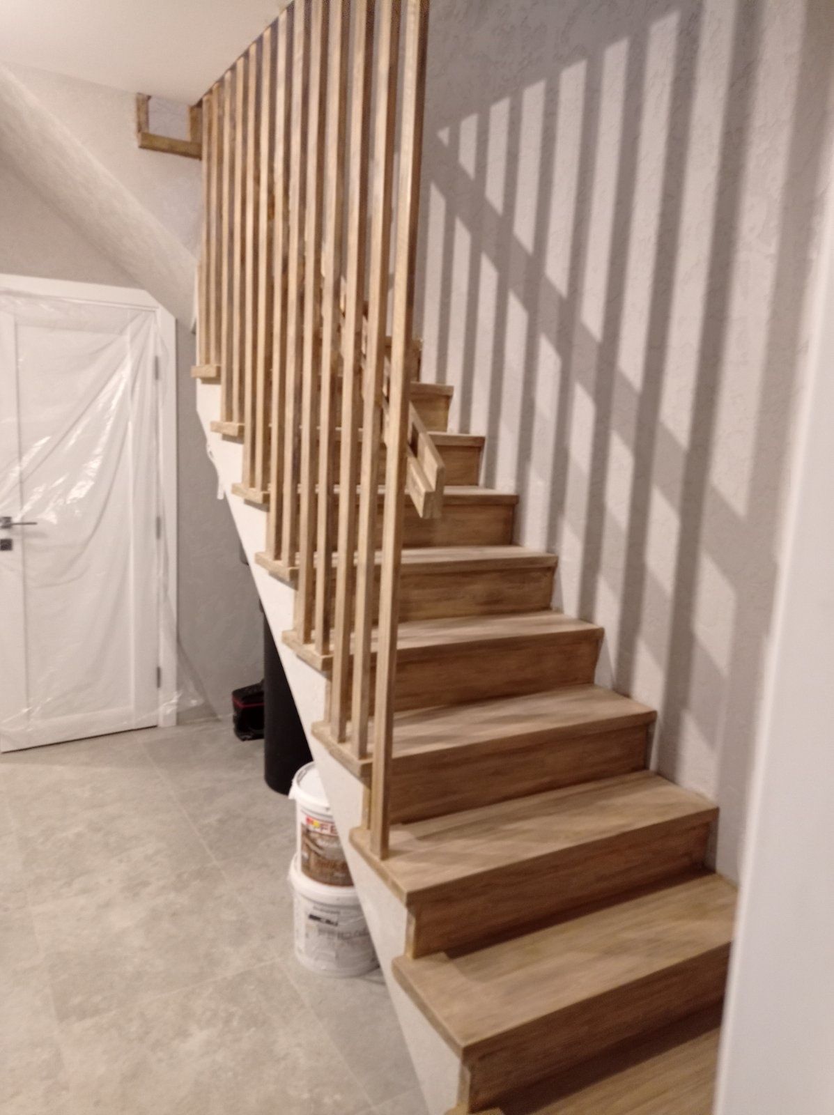 Изготовление и монтаж деревяных лестниц в короткий срок