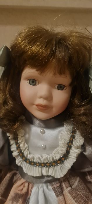 Boneca porcelana coleção antiga