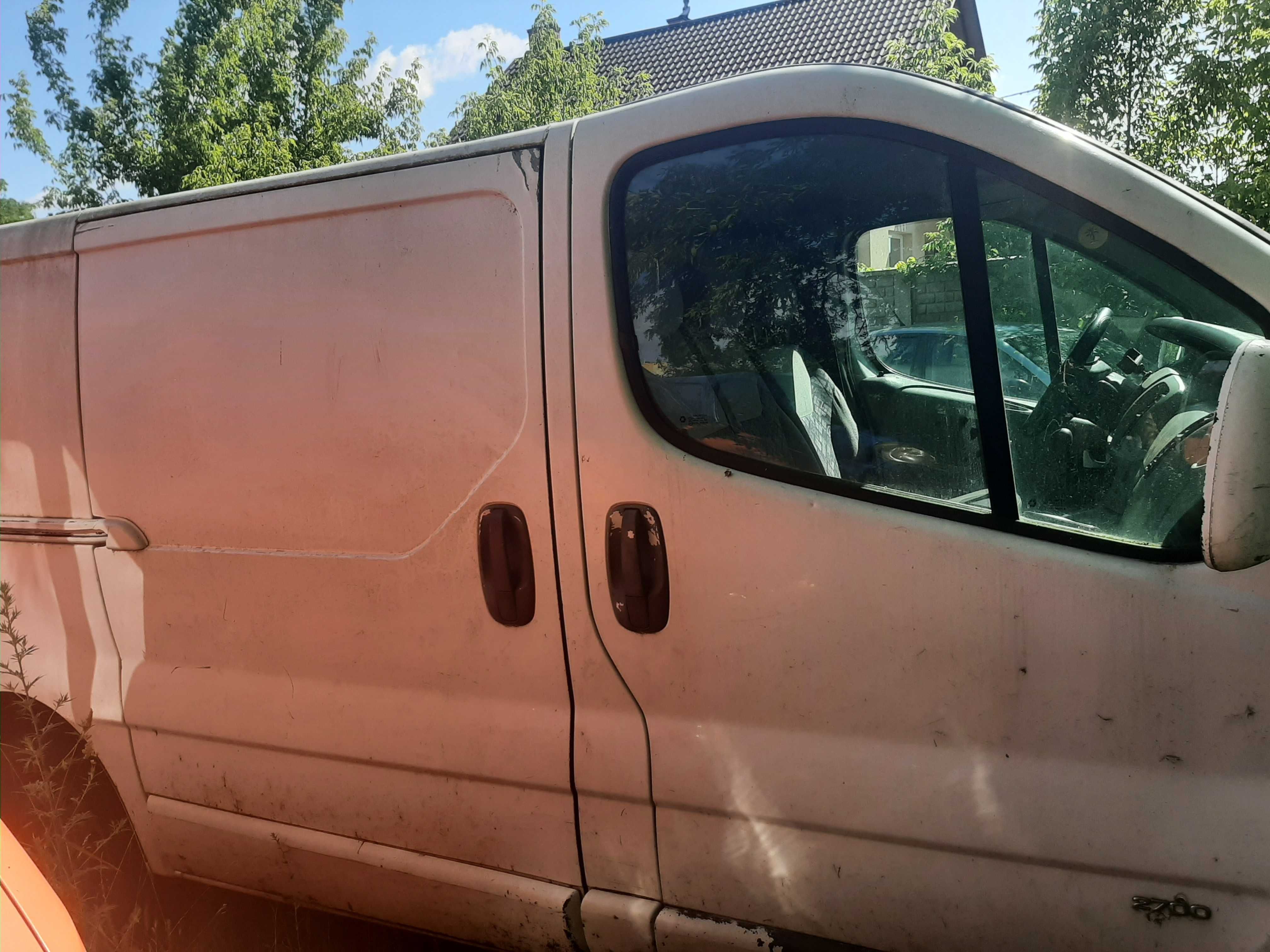opel vivaro 1.9 dti 2006r samochód w całości lub na części