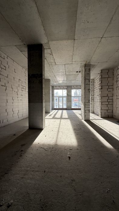 Продаж фасадного приміщення 168 м2 ЖК Ріел Сіті вул. Рудненська