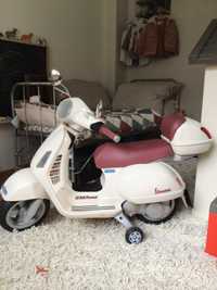 Motor vespa dziecięcy zabawka