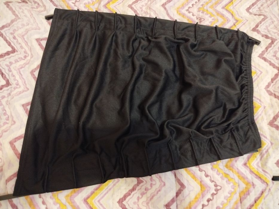 Автомобільні сонцезахисні шторки для задніх сидінь