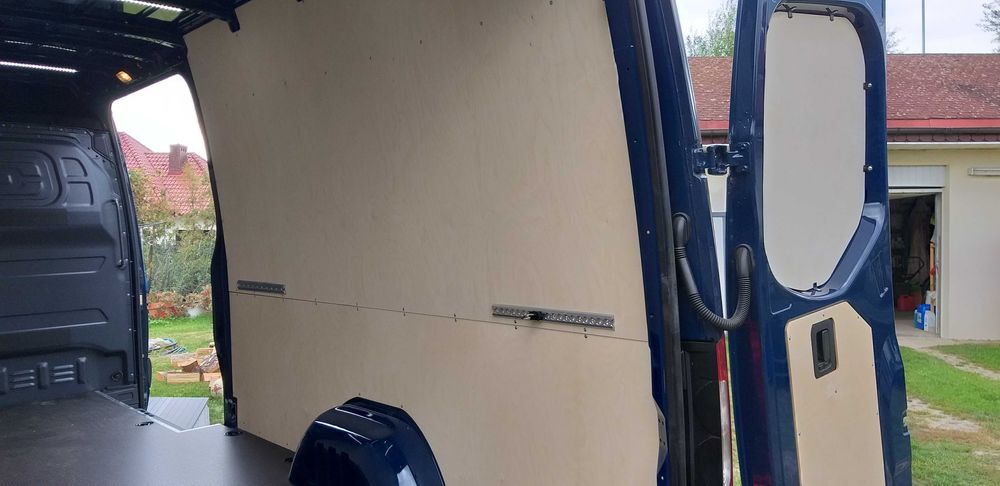 Zabudowa busa, paki Mercedes Sprinter L3H2 podłoga, boki, nadkola