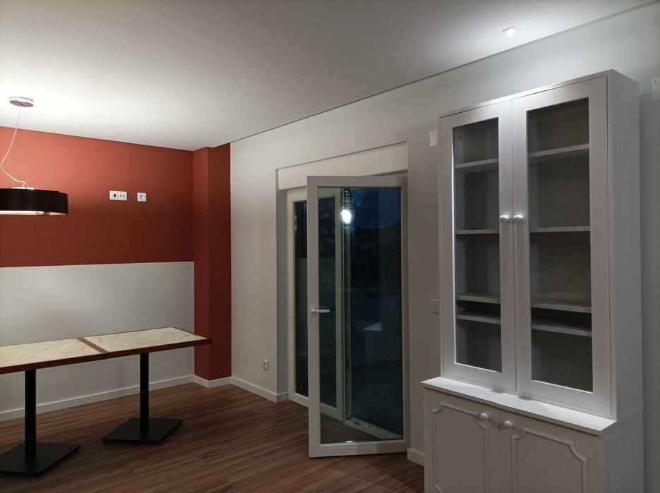 Penthouse T3 com garagem centro de Peniche.