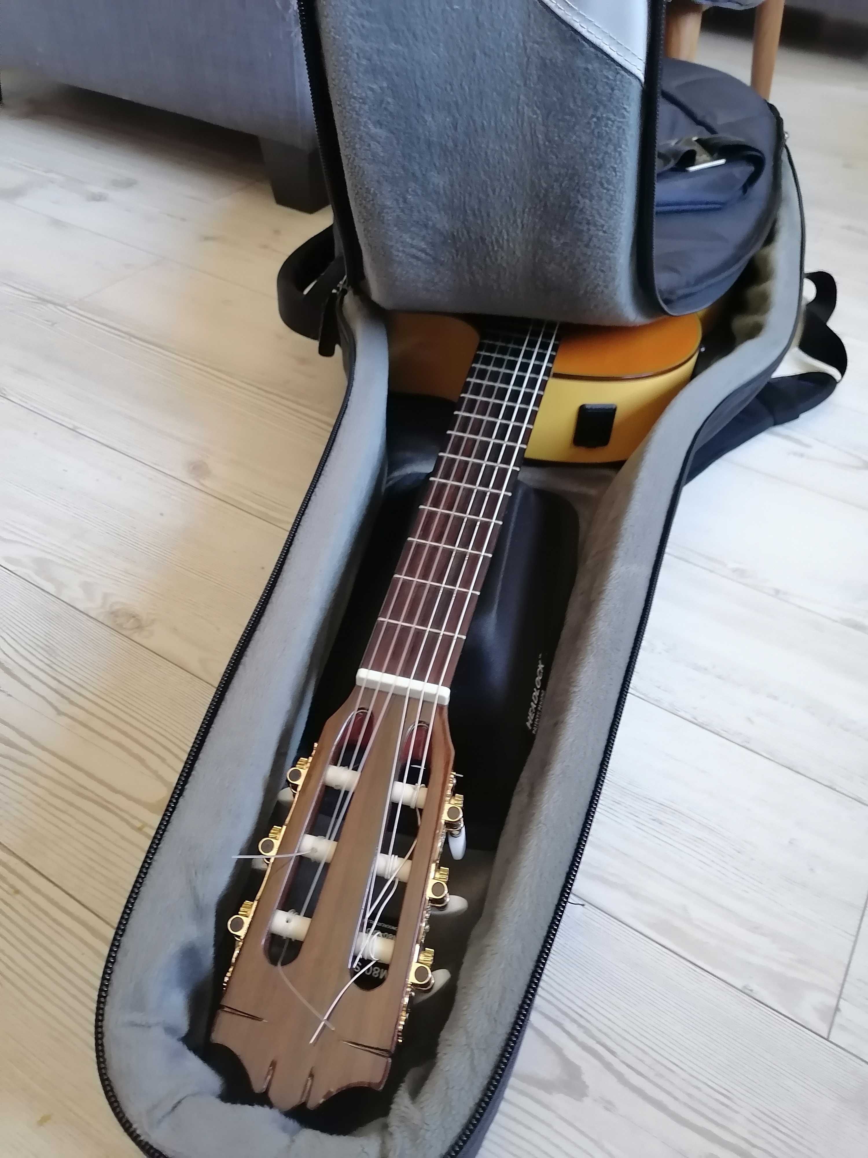 Yamaha CGX-171 SCF (nylon, amplificada, cutaway) + MONO M80-SAD-BLK