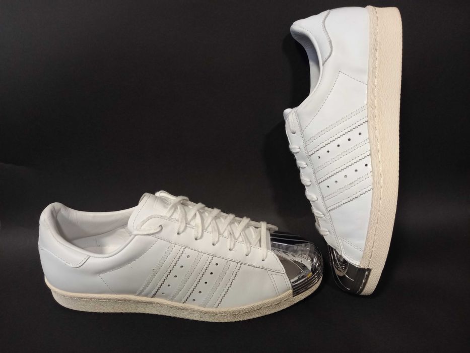 Białe buty Adidas Superstar Metal