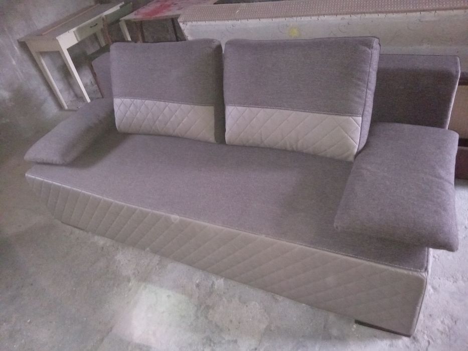 Sofa z funkcją spania plus dwa fotele. kanapa łóżko krzesła sypialnia