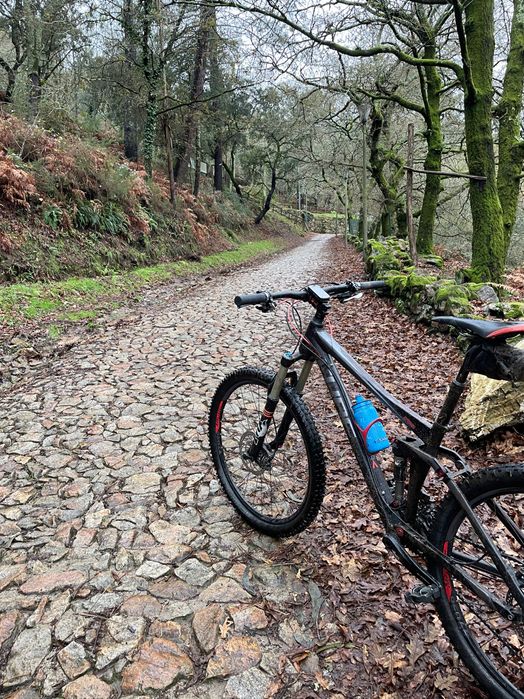 Bicicleta CUBE STEREO 140 HPA 27.5