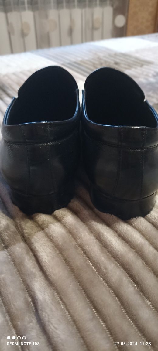 Туфли мужские кожаные 2 пары 43 размер+ туфли в подарок