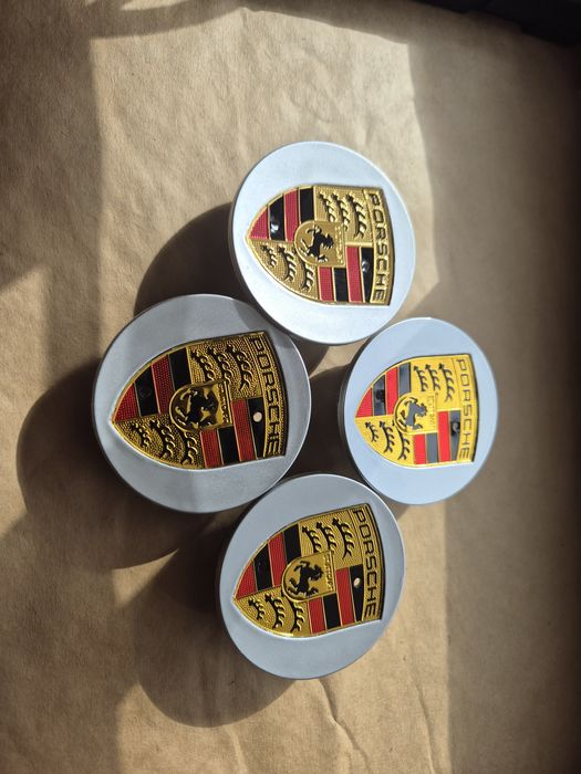 Dekielki kołpaki w alu felgę do Porsche srebne złote logo średl 64/49m