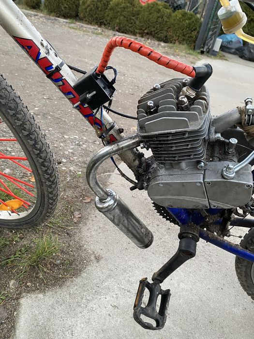 Rower z silnikiem spalinowym moretti 80cc
