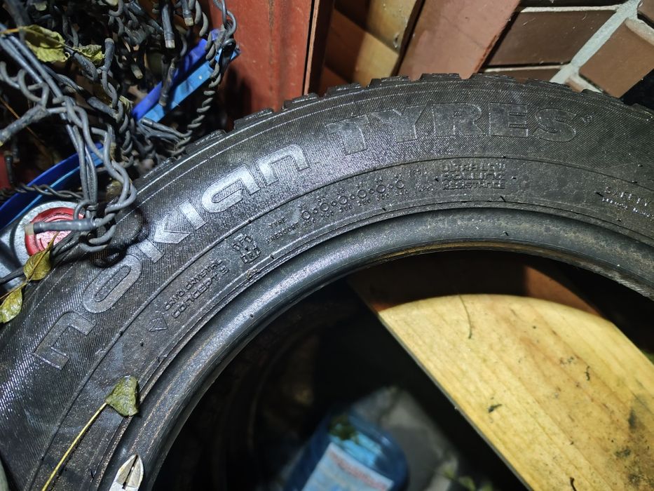 Зимние шины 185/65/15