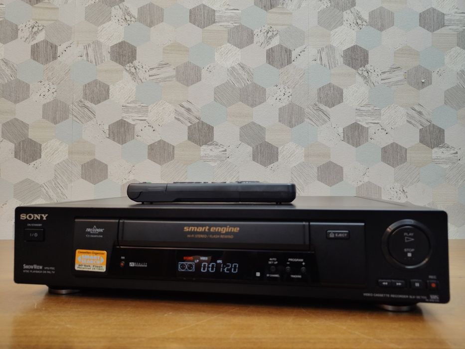 Magnetowid Sony SLV-SE700 stereo z pilotem.