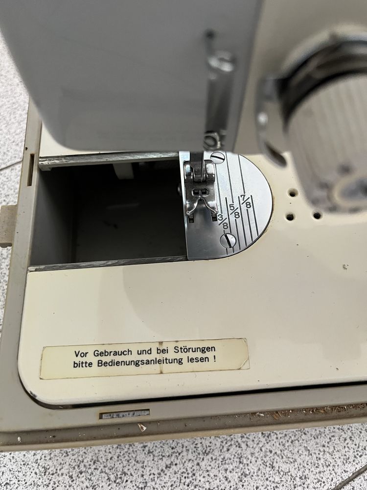Máquina Costura Vintage Ideal Modell 750