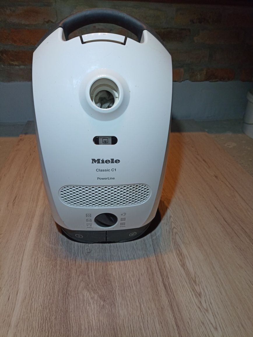 Odkurzacz miele classic C1 800w