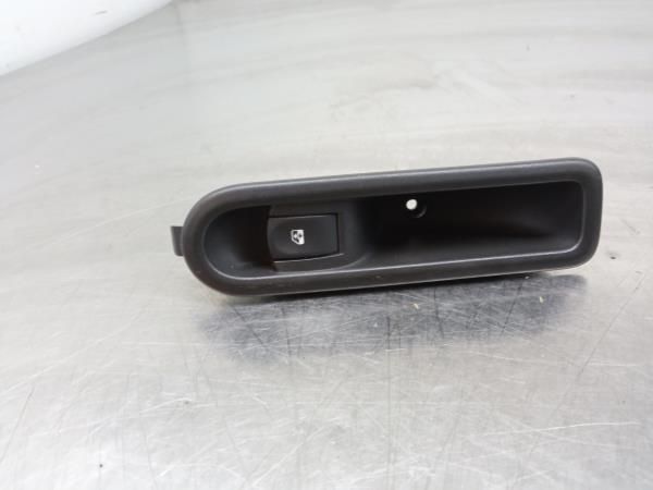 Comando / botão / interruptor vidros trás direito RENAULT Clio III (BR