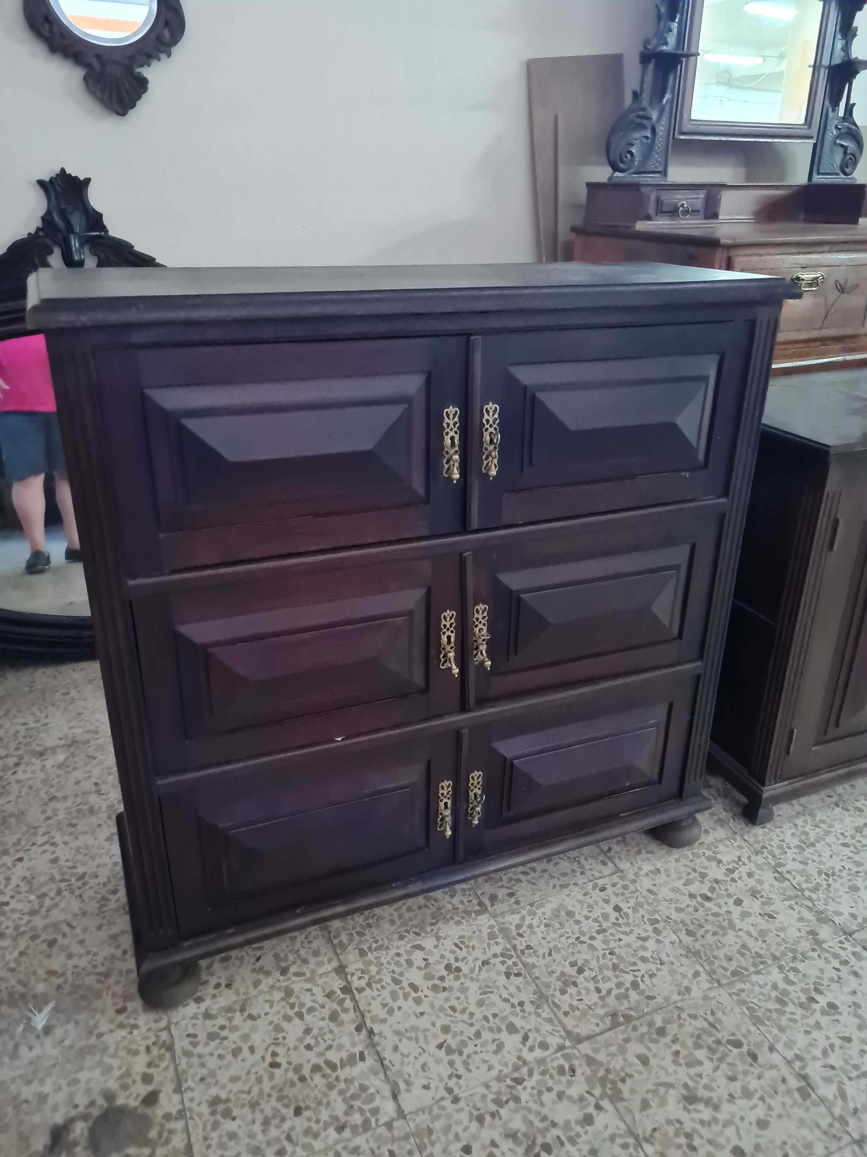 Par de Armários estilo Manuelino séc XX