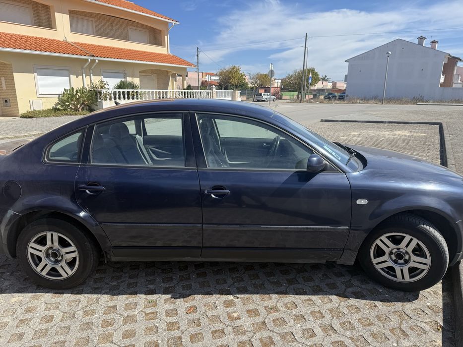 VENDO PASSAT 1.9TDI